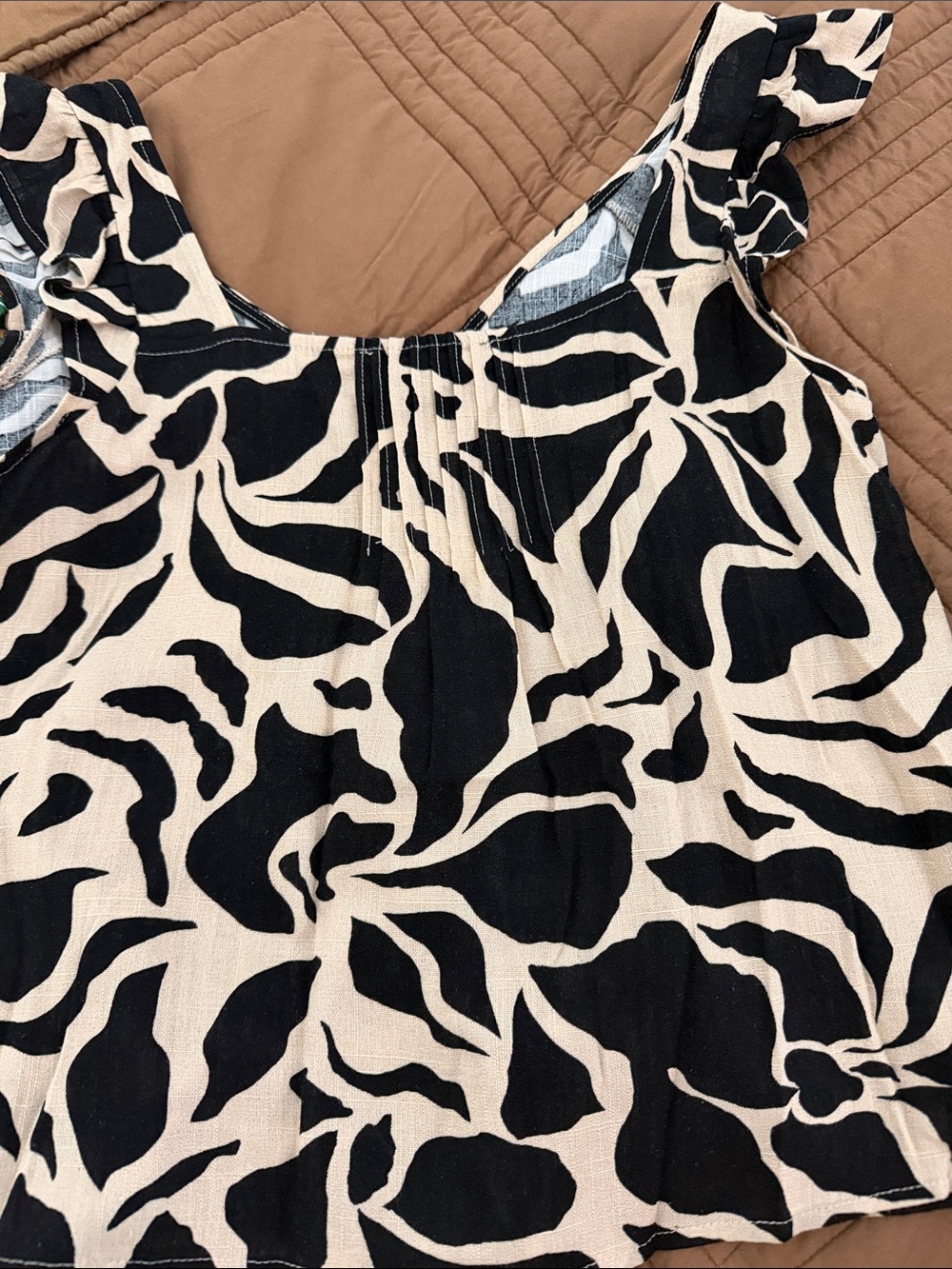Sanctuary Black & Cream Abstract Ruffle Strap Tank - Picture 5 of 5